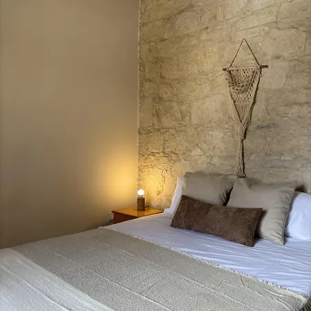 Levanda House - Traditional House *